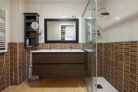 Townhouse for sale Castelldefels, Barcelona, Spain 4 bedrooms, 187 sq.m. No. 129968 - photo 24