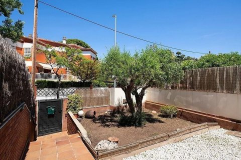 Townhouse for sale Castelldefels, Barcelona, Spain 4 bedrooms, 187 sq.m. No. 129968 - photo 7