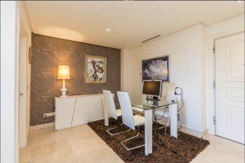 Wohnung zum Verkauf Nueva Andalucia, Malaga, Spanien 1 Schlafzimmer, 90 m2 Nr. 127413 - Foto 8