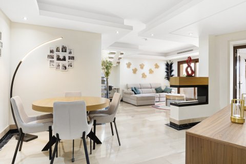 Duplex for sale Estepona, Malaga, Spain 3 bedrooms, 174 sq.m. No. 127415 - photo 7