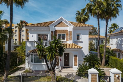 Casa in vendita Estepona, Malaga, Spagna 4 camere da letto, 196 mq. N° 127414 - foto 3