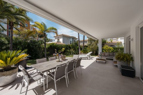 Casa in vendita Estepona, Malaga, Spagna 4 camere da letto, 196 mq. N° 127414 - foto 24