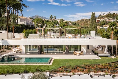 Villa for sale in Marbella, Malaga, Spain 4 bedrooms, 346 sq.m. No. 131160 - photo 1