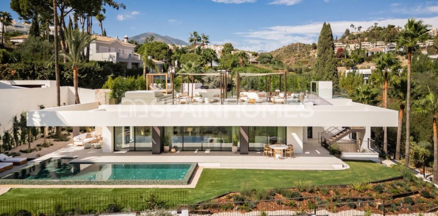 Villa in Marbella, Malaga, Spain 4 bedrooms, 346 sq.m. No. 131160