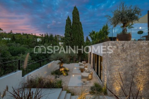 Villa for sale in Marbella, Malaga, Spain 4 bedrooms, 346 sq.m. No. 131160 - photo 16