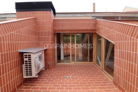 Villa à vendre Barcelona, Espagne, 3 chambres, 125 m2 No. 131159 - photo 15