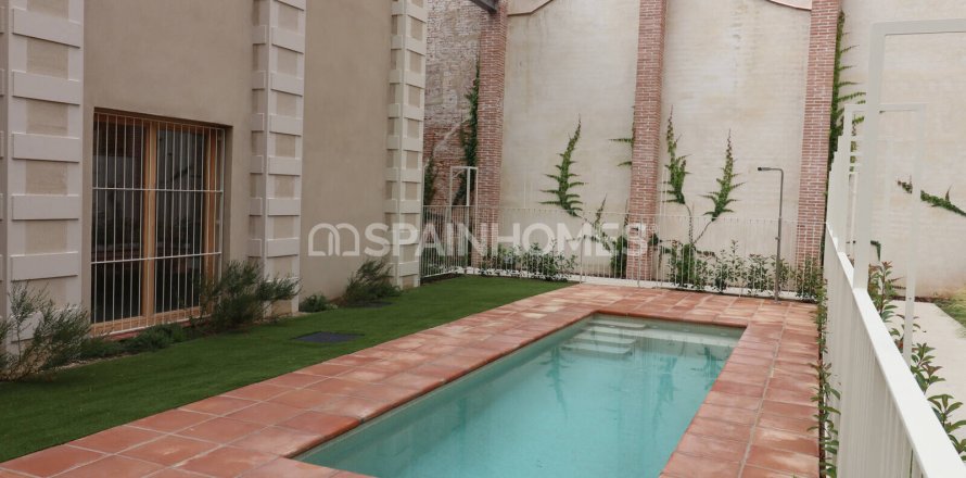 Villa Barcelona, Espagne 3 chambres, 125 m2 No. 131159