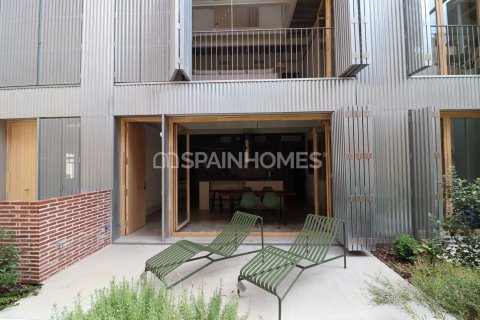 Villa à vendre Barcelona, Espagne, 3 chambres, 125 m2 No. 131159 - photo 19