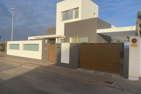 Villa in vendita Pilar de la Horadada, Alicante, Spagna 3 camere da letto, 132 mq. N° 125023 - foto 11