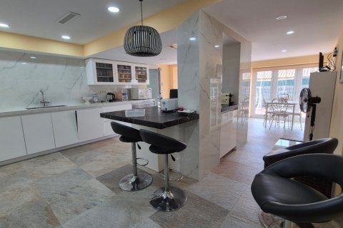 Villa for sale Alicante, Spain 7 bedrooms, 545 sq.m. No. 125024 - photo 19