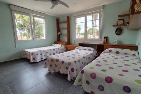 Villa for sale Alicante, Spain 7 bedrooms, 545 sq.m. No. 125024 - photo 30