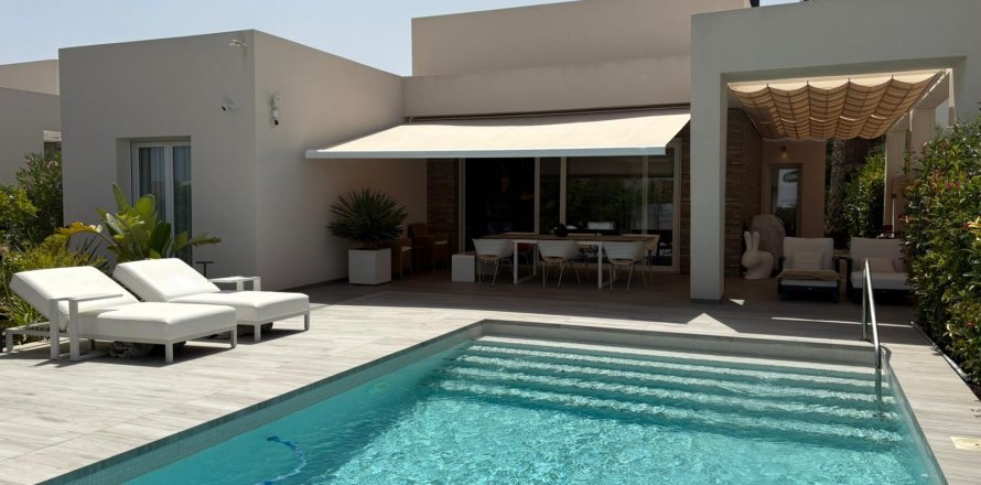 Villa Algorfa, Alicante, Spain 2 bedrooms, 132 sq.m. No. 131640
