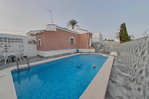 Villa in vendita Torrevieja, Alicante, Spagna 3 camere da letto, 135 mq. N° 131899 - foto 1