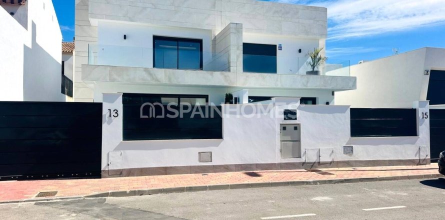 Вилла в Сан-Педро-дель-Пинатар, Мурсия, Испания 3 спальни, 160м2 №121332