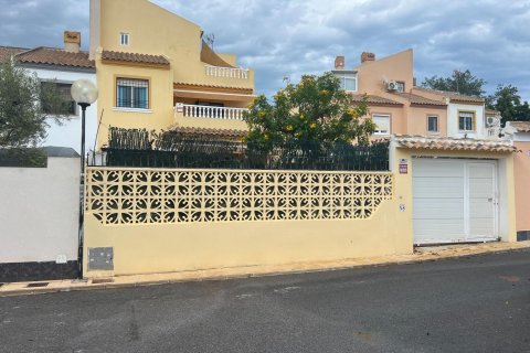 Villa à vendre Torrevieja, Alicante, Espagne, 4 chambres, 120 m2 No. 129052 - photo 2