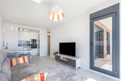 Apartment for sale Mil Palmeras, Alicante, Spain 2 bedrooms, 79 sq.m. No. 120122 - photo 9