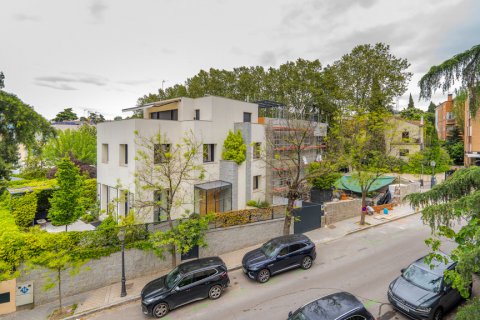 Apartament Madrid, Hiszpania 5 sypialni, 361 mkw. nr 121782 – zdjęcie 5