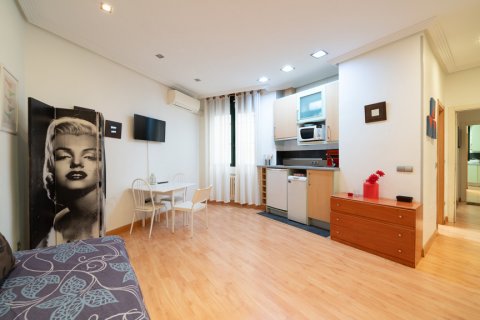 Apartment à vendre Madrid, Espagne, 3 chambres, 102 m2 No. 121783 - photo 1
