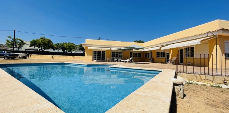Villa Santa Ponsa, Mallorca, Spain 6 bedrooms, 294 sq.m. No. 130112