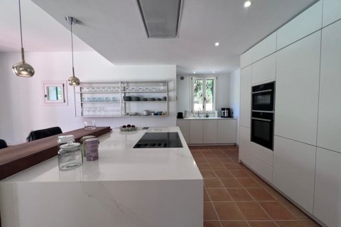 Villa for sale Santa Ponsa, Mallorca, Spain 3 bedrooms, 210 sq.m. No. 130111 - photo 8
