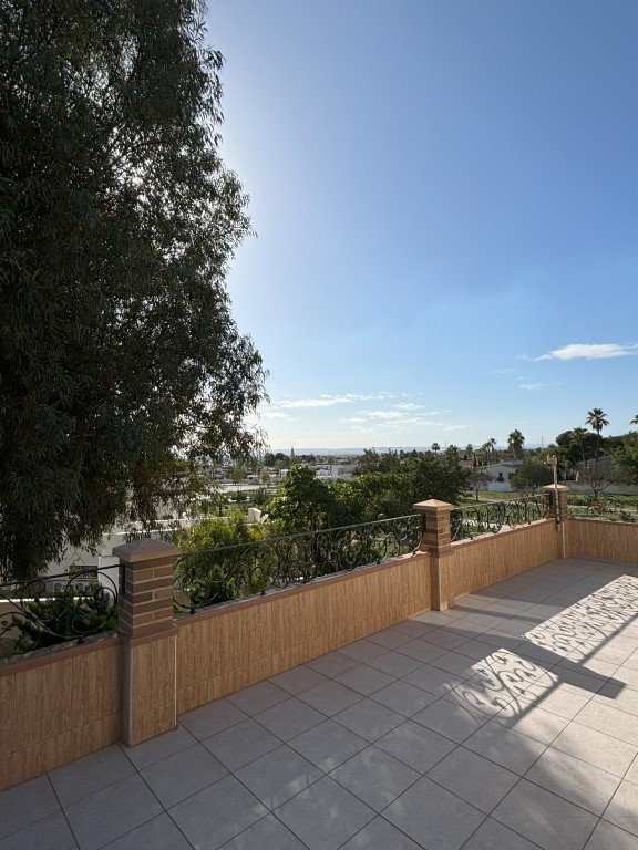 Villa i Ciudad Quesada, Alicante, Spanien 5 sovrum, 360 kvm. Nr. 125951