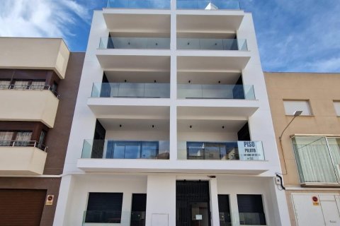 Ático en venta Guardamar del Segura, Alicante, España 3 dormitorios, 78 m2 No. 131444 - foto 3