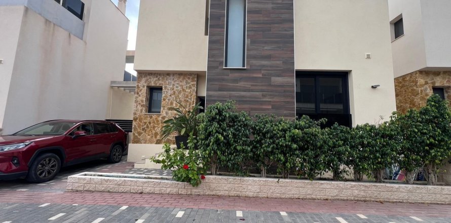 Villa Cabo Roig, Alicante, Spagna 3 camere da letto, 193 mq. N° 125504
