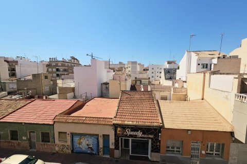 Lägenhet till salu Torrevieja, Alicante, Spanien 3 sovrum, 121 kvm. Nr. 125505 - foto 16