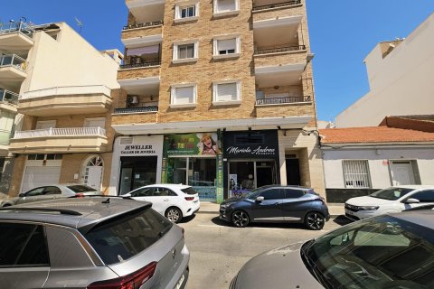 Lägenhet till salu Torrevieja, Alicante, Spanien 3 sovrum, 121 kvm. Nr. 125505 - foto 1
