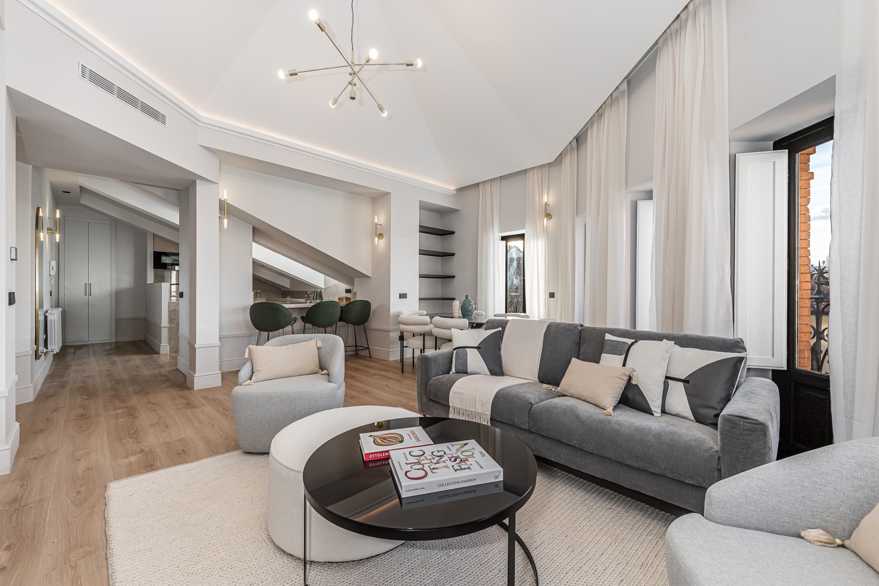 Apartment in Madrid, Spain 2 bedrooms, 135 sq.m. No. 122767