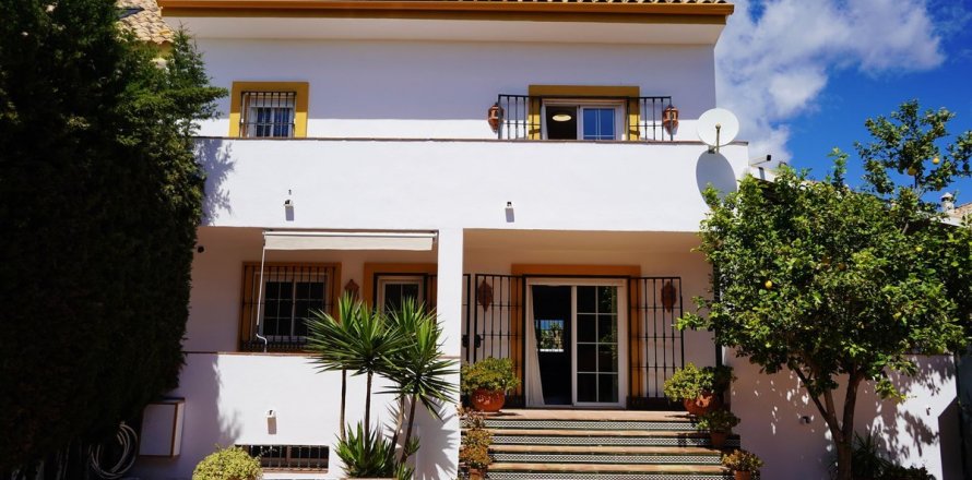 Duplex Marbella, Malaga, Spain 4 bedrooms, 368 sq.m. No. 122761
