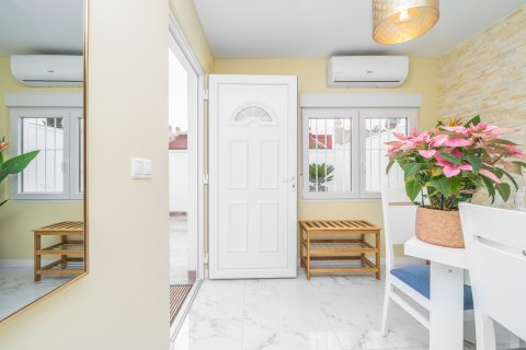 Bungalow for sale Torrevieja, Alicante, Spain 3 bedrooms, 80 sq.m. No. 125574 - photo 6