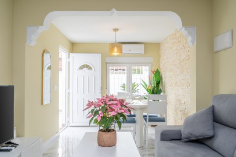 Bungalow for sale Torrevieja, Alicante, Spain 3 bedrooms, 80 sq.m. No. 125574 - photo 2