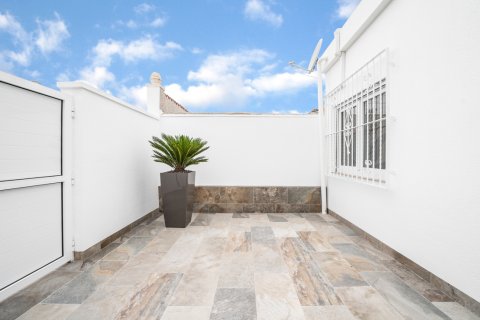 Bungalow for sale Torrevieja, Alicante, Spain 3 bedrooms, 80 sq.m. No. 125574 - photo 16