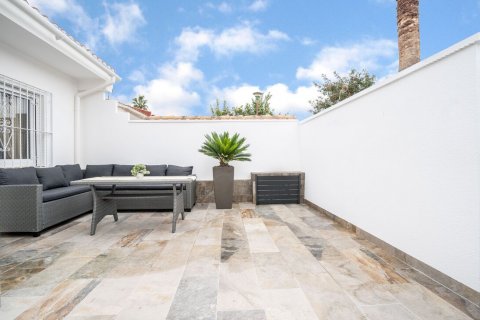 Bungalow for sale Torrevieja, Alicante, Spain 3 bedrooms, 80 sq.m. No. 125574 - photo 19
