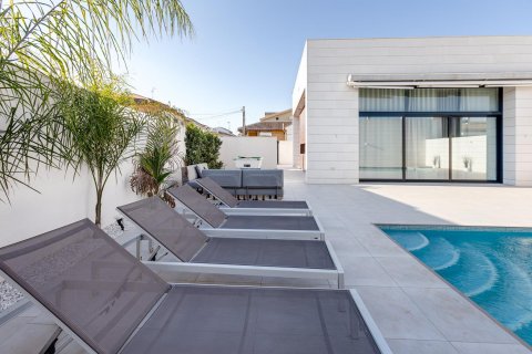 Villa till salu Pilar de la Horadada, Alicante, Spanien 3 sovrum, 111 kvm. Nr. 125572 - foto 12