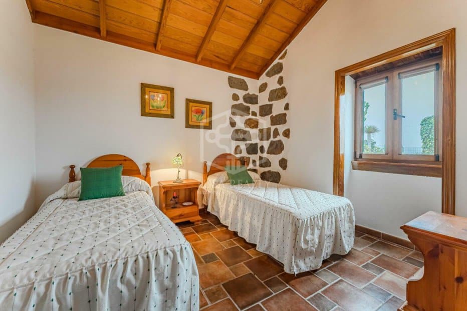 Villa i Tenerife, Spanien 2 sovrum, 150 kvm. Nr. 128042