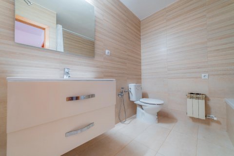 Продажа триплекса в Сан-Андреу-де-Льяванерес, Барселона, Испания 4 спальни, 250м2 №120180 - фото 18