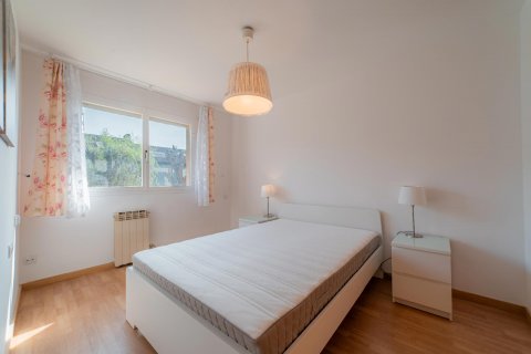 Продажа триплекса в Сан-Андреу-де-Льяванерес, Барселона, Испания 4 спальни, 250м2 №120180 - фото 21