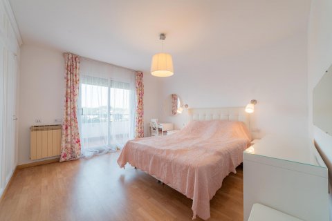 Продажа триплекса в Сан-Андреу-де-Льяванерес, Барселона, Испания 4 спальни, 250м2 №120180 - фото 16