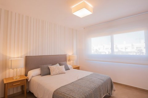 Bungalow for sale Vistabella, Alicante, Spain 2 bedrooms, 81 sq.m. No. 131796 - photo 15