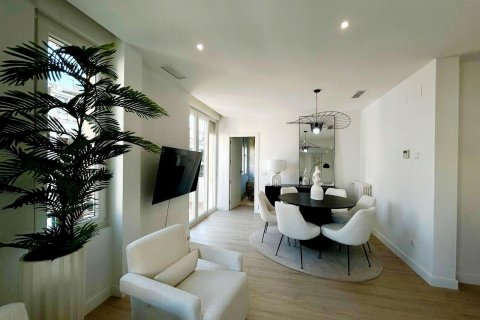 Dzīvoklis pārdošanā Madrid, Spānijā 2 istabas, 110 m2 Nr. 129268 - attēls 4