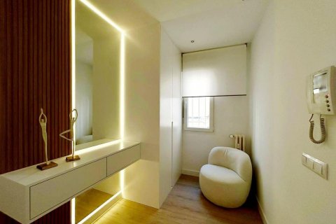 Dzīvoklis pārdošanā Madrid, Spānijā 2 istabas, 110 m2 Nr. 129268 - attēls 16
