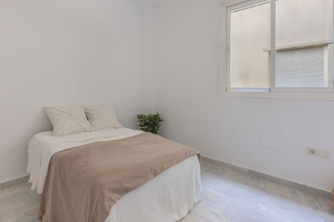 Apartment for sale Fuengirola, Malaga, Spain 2 bedrooms, 74 sq.m. No. 127479 - photo 25