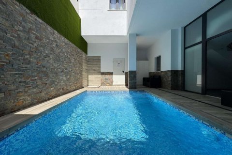 Huoneisto myytävänä Torrevieja, Alicante, Espanja, 2 makuuhuonetta, 132 m2 No. 131591 - kuva 26