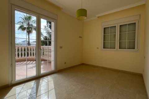 Villa for sale Alicante, Spain 7 bedrooms, 500 sq.m. No. 131548 - photo 26