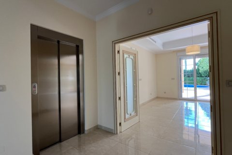 Villa for sale Alicante, Spain 7 bedrooms, 500 sq.m. No. 131548 - photo 8
