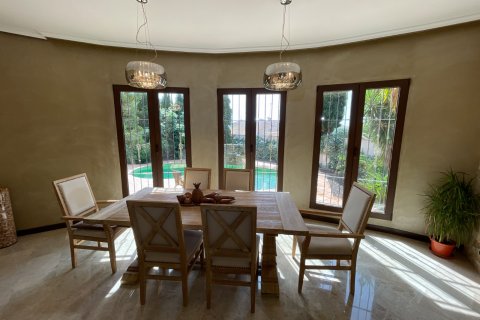 Продажа виллы в Сьюдад Кесада, Аликанте, Испания 5 спален, 300м2 №122564 - фото 2