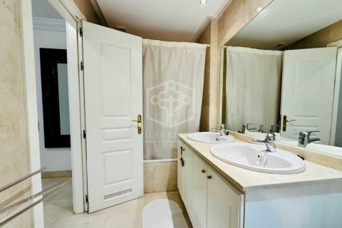 Dzīvoklis pārdošanā Adeje, Tenerife, Spānijā 3 istabas, 169 m2 Nr. 130904 - attēls 11
