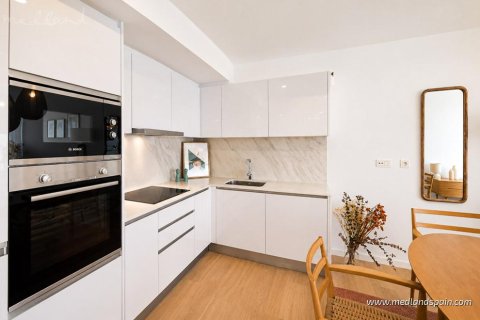 Apartamento en venta en Estepona, Málaga, España 3 dormitorios, 105 m2 No. 129801 - foto 5